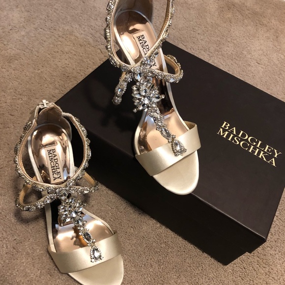 Lindas zapatillas de BADGLEY MISCHAKA - Picture 3 of 5